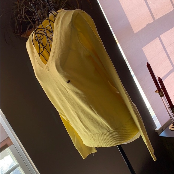 NWT yellow vanheusen sweater - Picture 2 of 4